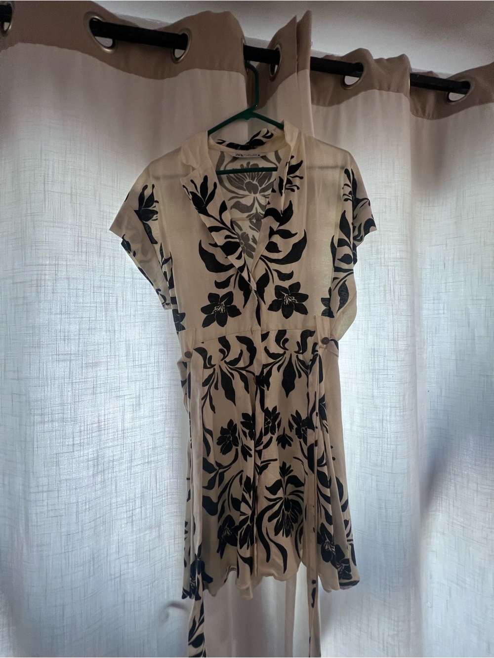 Zara Cream and Black Floral Blouse